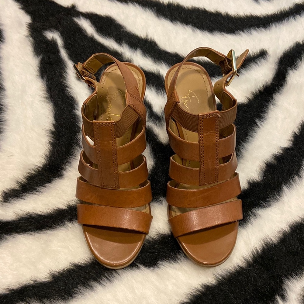 Brown leather sandal - size 4.5